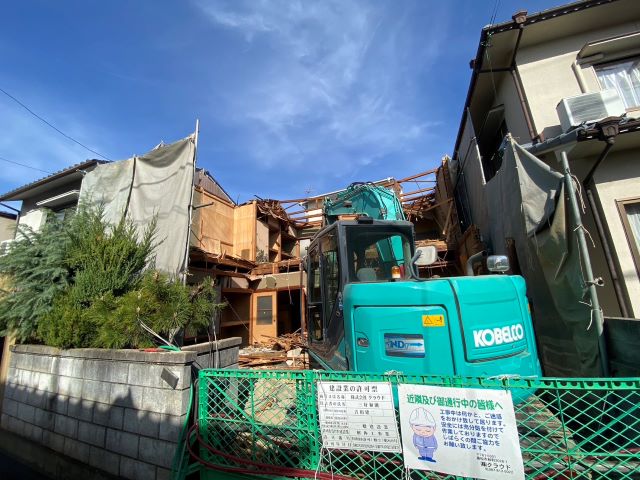 ⭐️今日は高松市内の木造2階建解体工事のご紹介です。